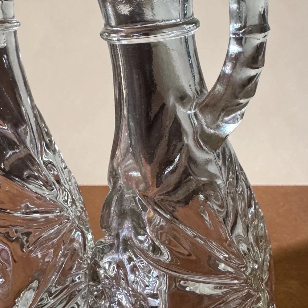 Vtg Set Of 2 Anchor Hocking Star of David Vinegar/Oil Cruet Bottles